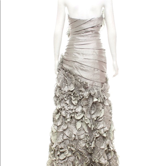 Terani Couture - Picture 3 of 4